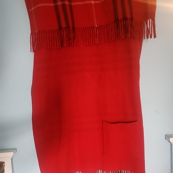 Burberry wraps blk and red priced separate - Picture 2 of 6